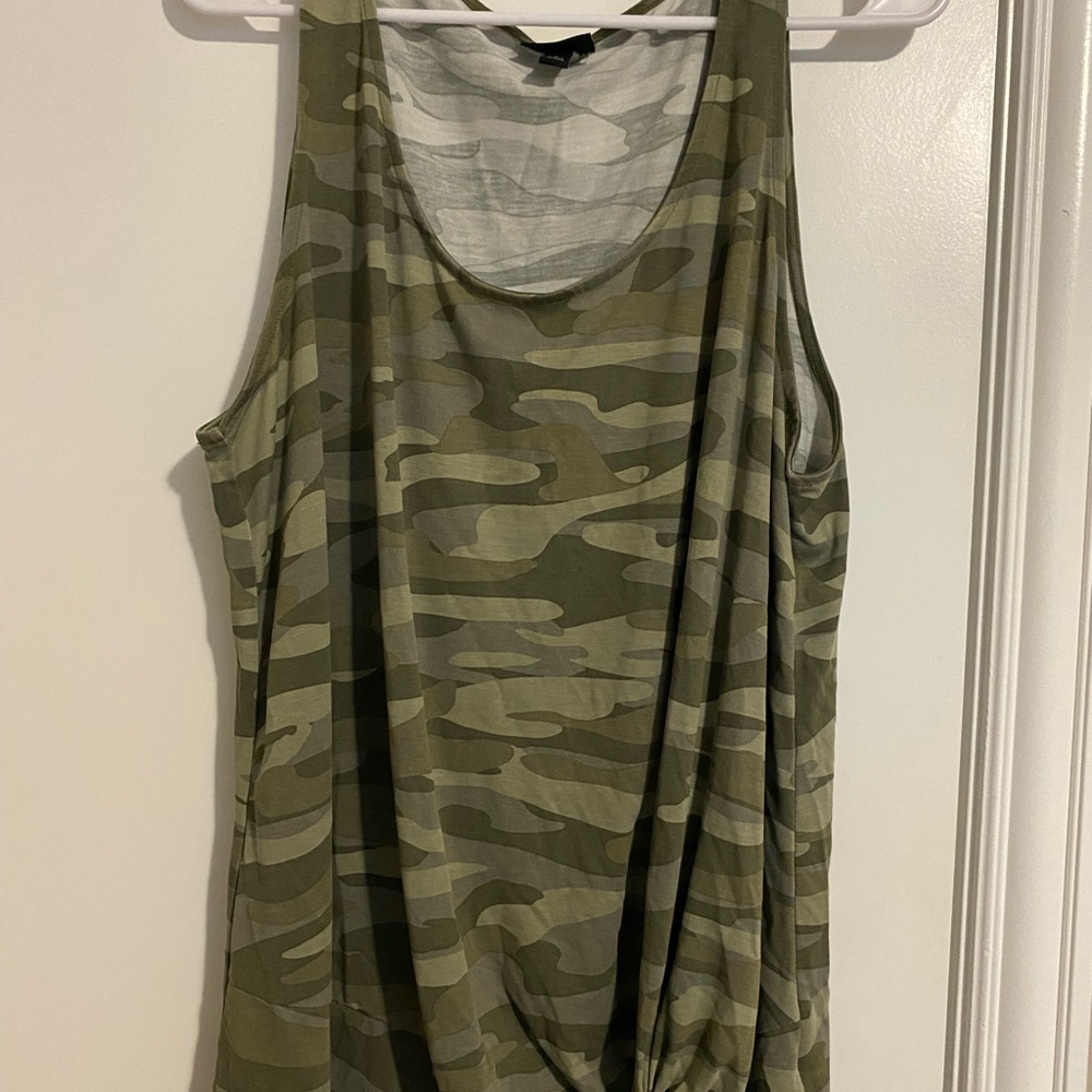 Torrid Green Camouflage Tank Top Relaxed Fit - Picture 1 of 4
